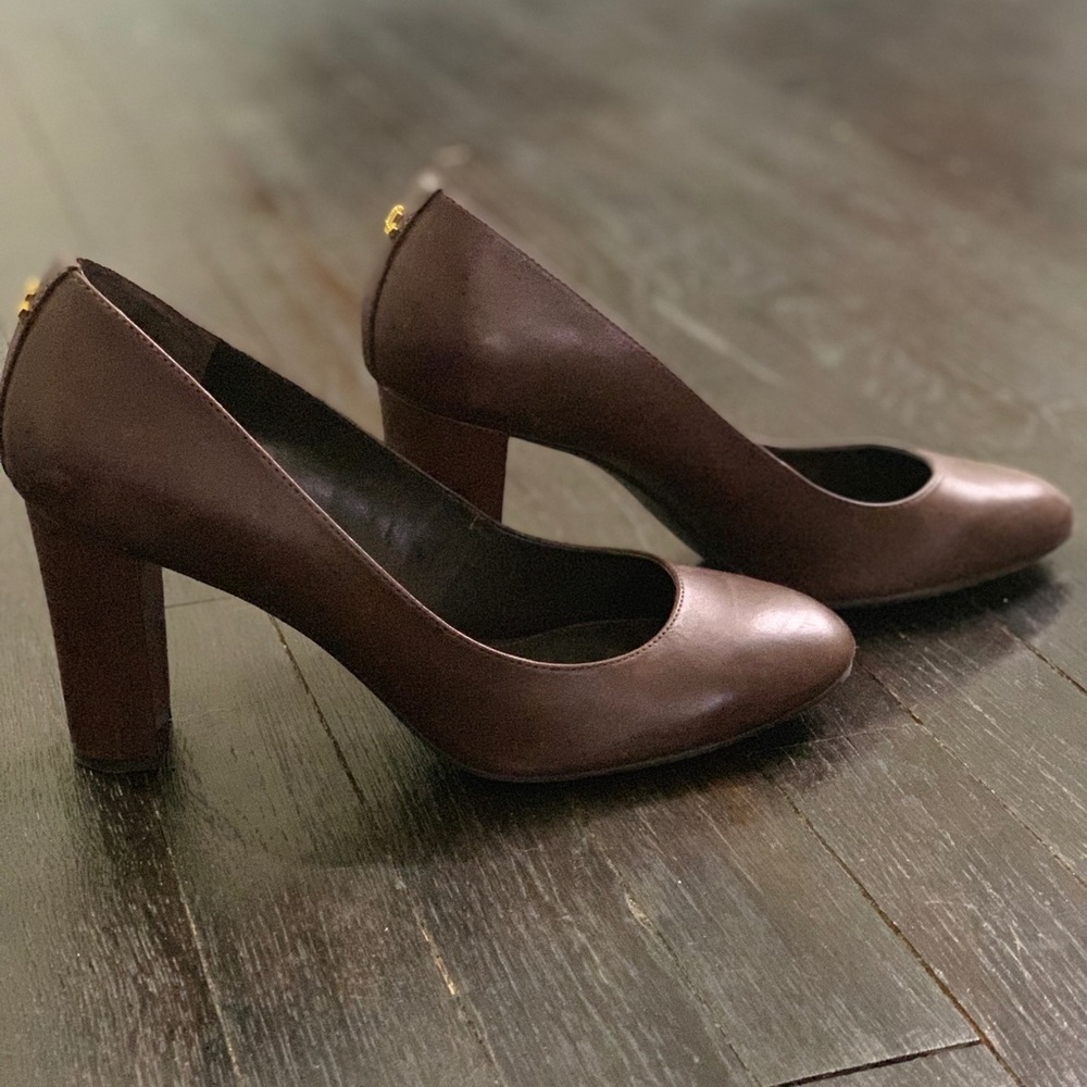 Ralph Lauren Round Toe Pump original box